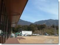 向こうに見える建物.JPG
